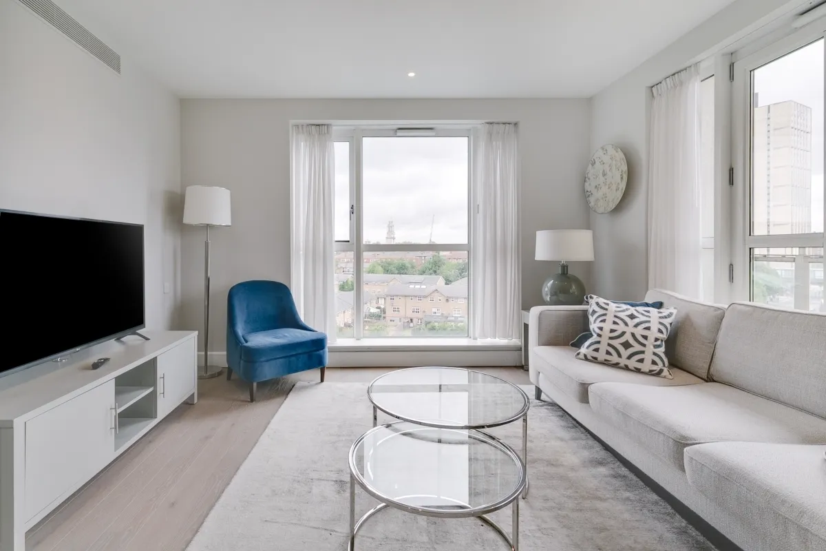 2 bed flat to rent — Westferry Circus, E14