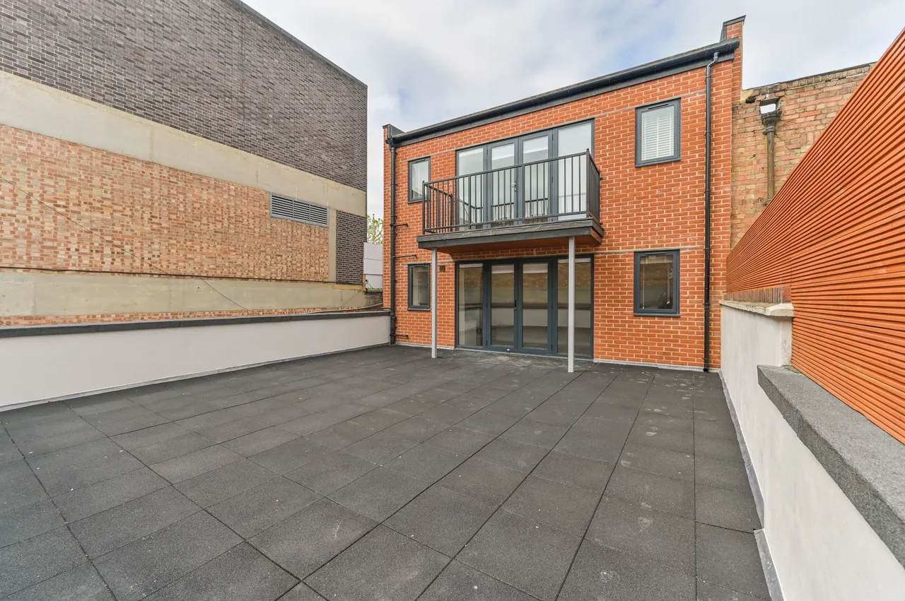 Flat A, 7 Tooting High Street, London, photo 7