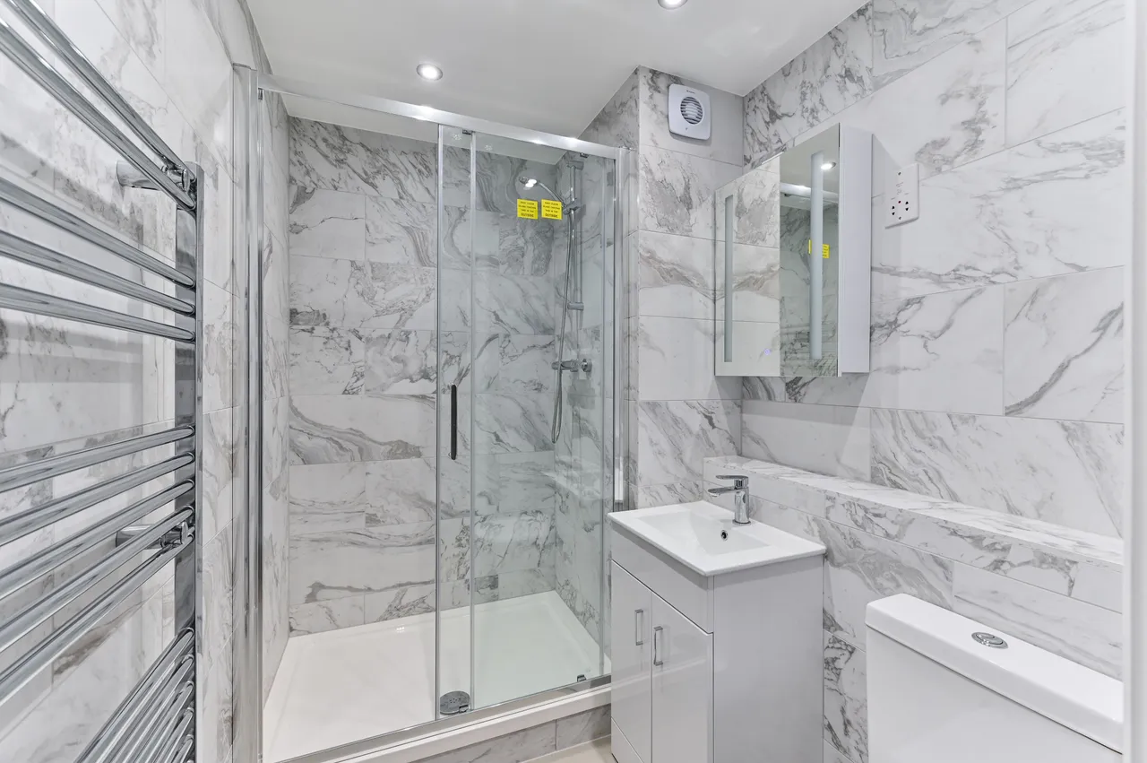 Flat A, 7 Tooting High Street, London, photo 10