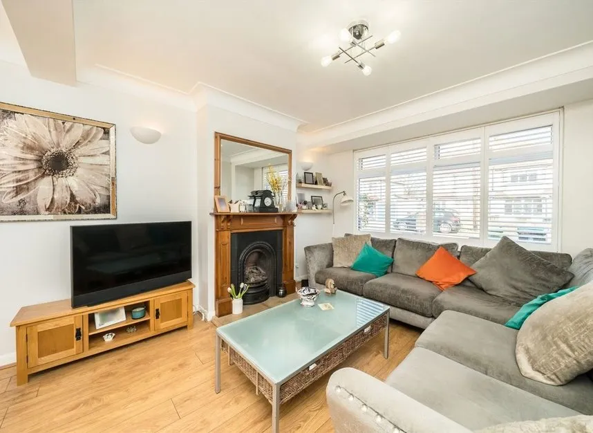 Ravenswood Avenue, Surbiton, KT6, photo 2
