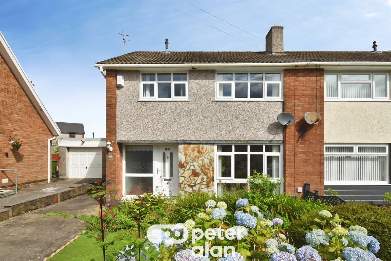 Derwent Drive, Aberdare, CF44, photo 26