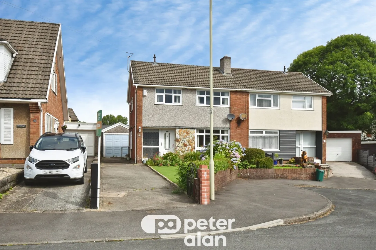 Derwent Drive, Aberdare, CF44, photo 22