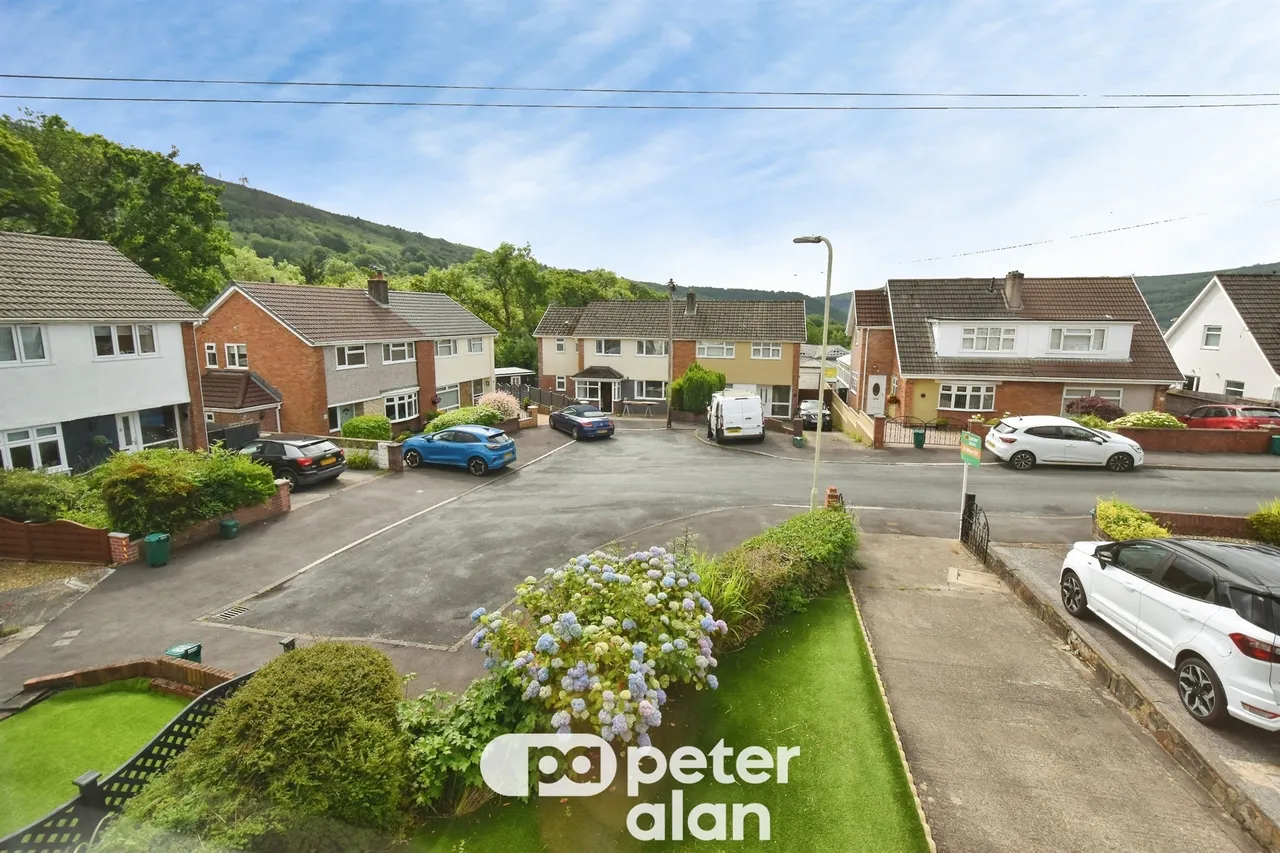 Derwent Drive, Aberdare, CF44, photo 24