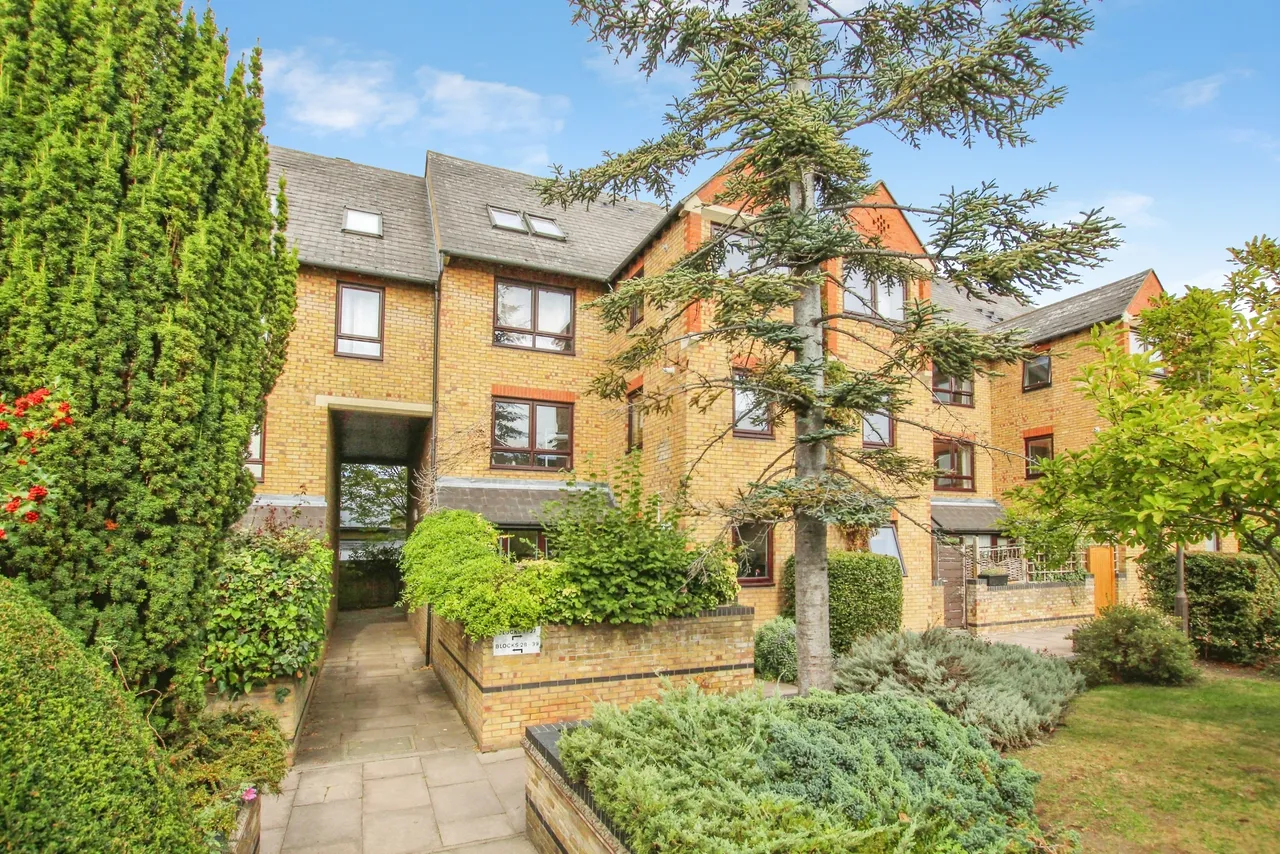 2 bed flat to rent, Auckland Road, Cambridge, CB5