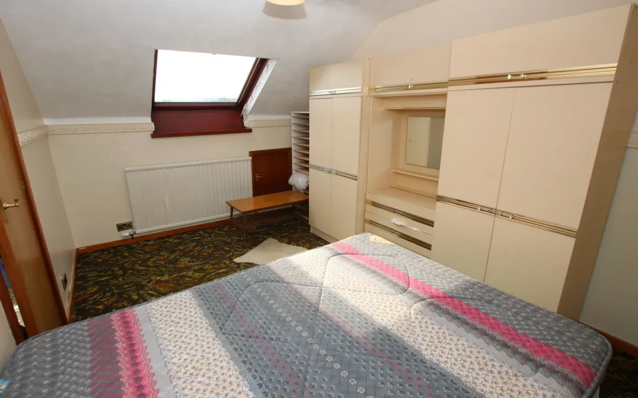 Birks Avenue Millhouse Green, photo 7
