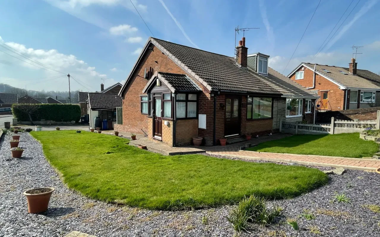 3 bed house for sale — Birks Avenue Millhouse Green