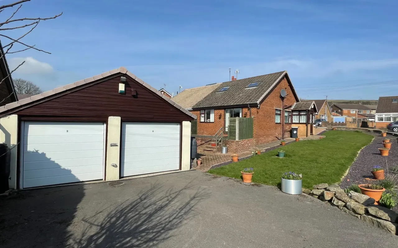 Birks Avenue Millhouse Green, photo 10