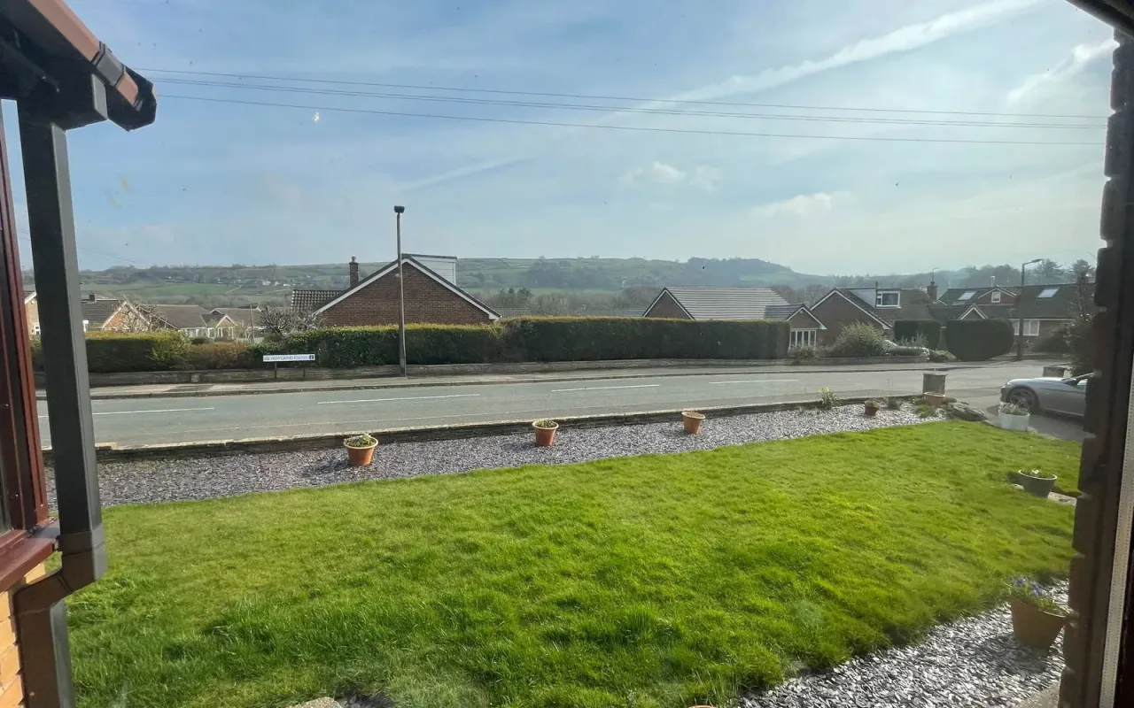Birks Avenue Millhouse Green, photo 13