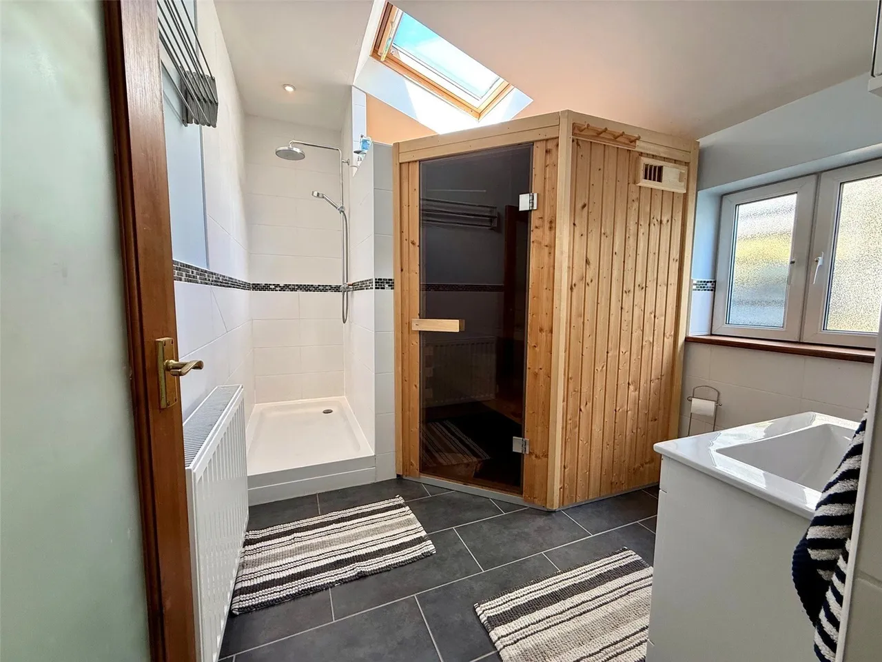 St. Georges Road, Menai Bridge, LL59, photo 26
