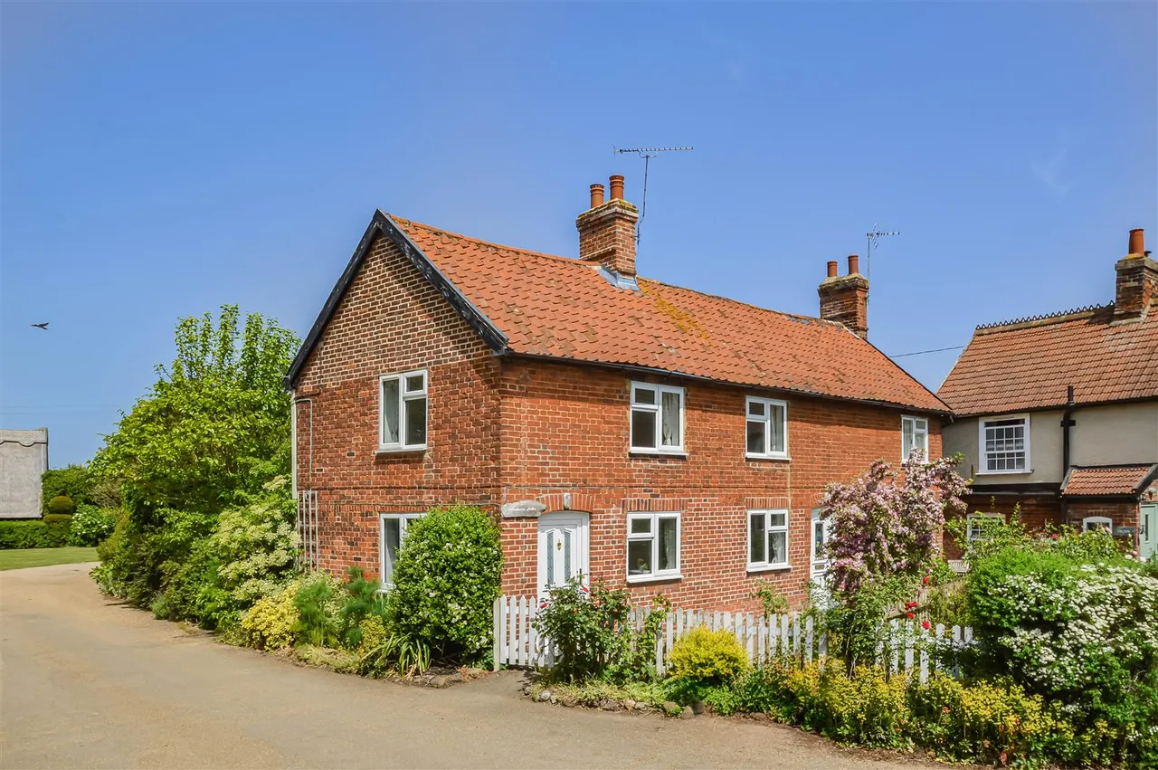 2 bed house for sale, Upper Green, Stoke By Clare, CO10