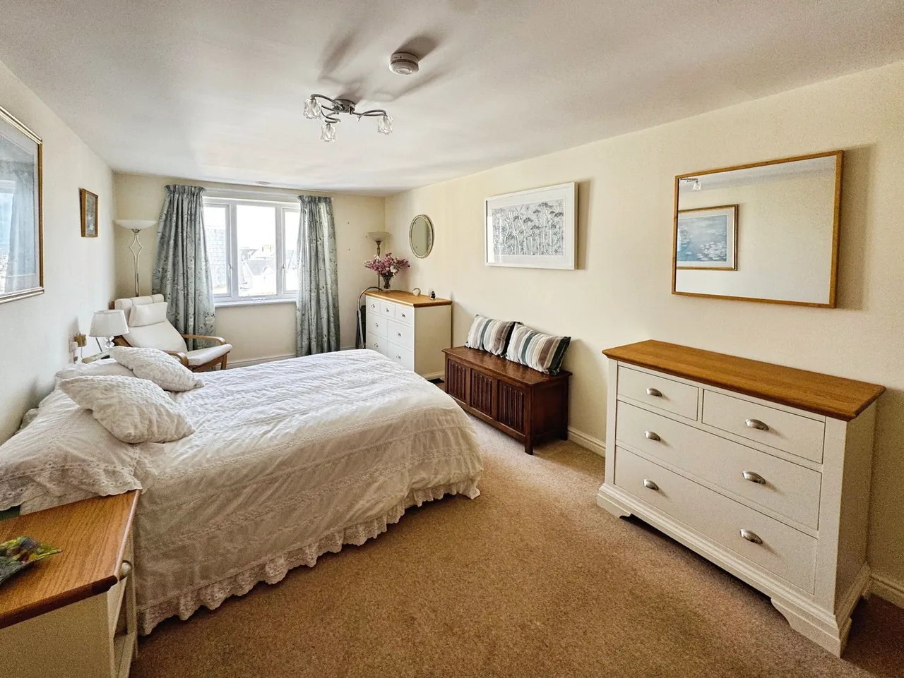 Middleton Court, Picton Avenue, Porthcawl, CF36 3BF, photo 8