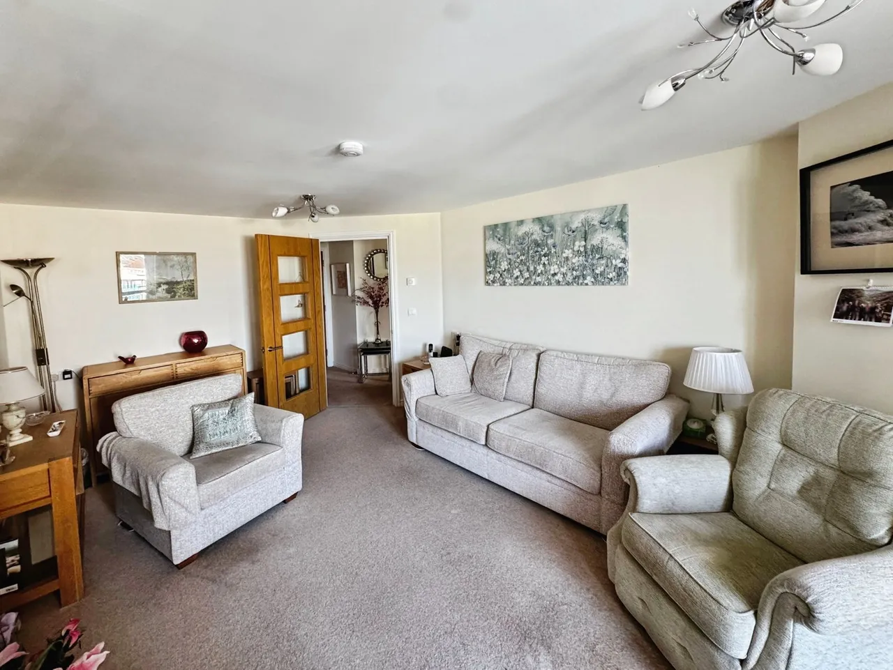 Middleton Court, Picton Avenue, Porthcawl, CF36 3BF, photo 4