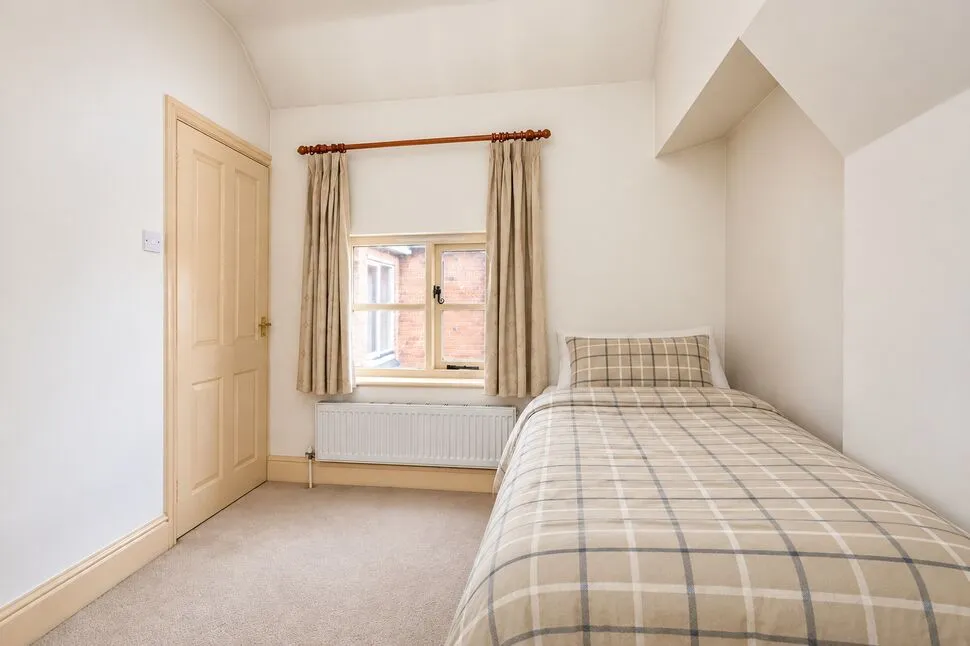 High Street, Eccleshall, ST21, photo 8