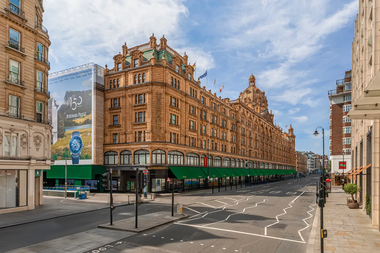 Brompton Road, Knightsbridge, London, photo 10