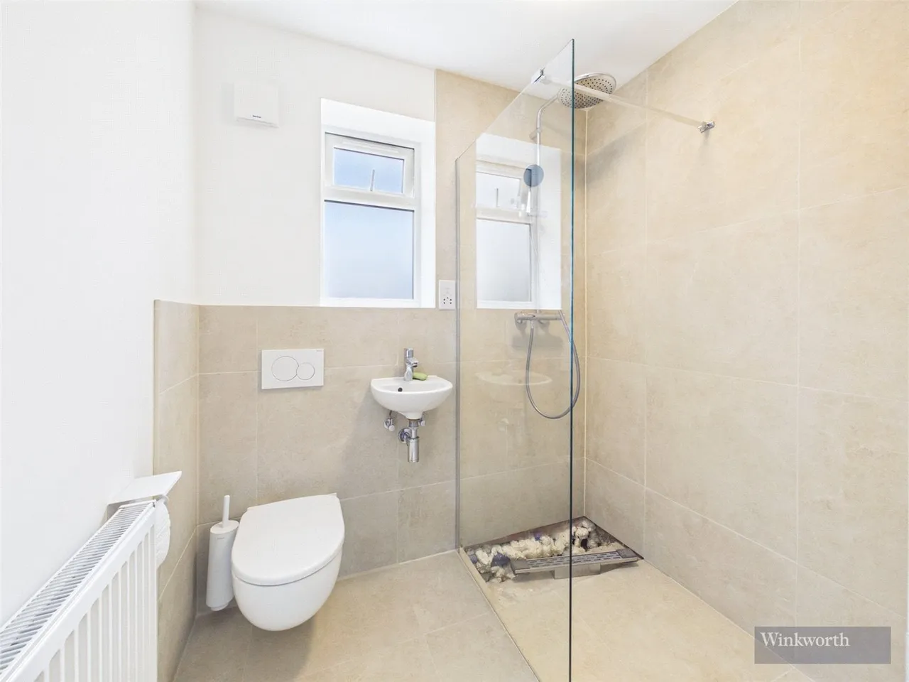 Verona Drive, Surbiton, United Kingdom, KT6, photo 4