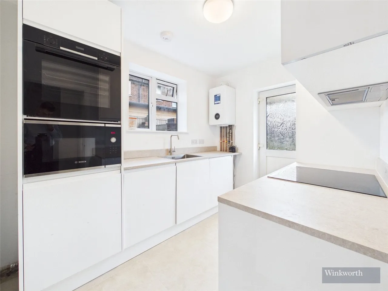 Verona Drive, Surbiton, United Kingdom, KT6, photo 5