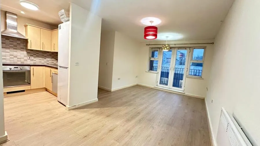 2 bed flat to rent, Holly Street, Luton, LU1