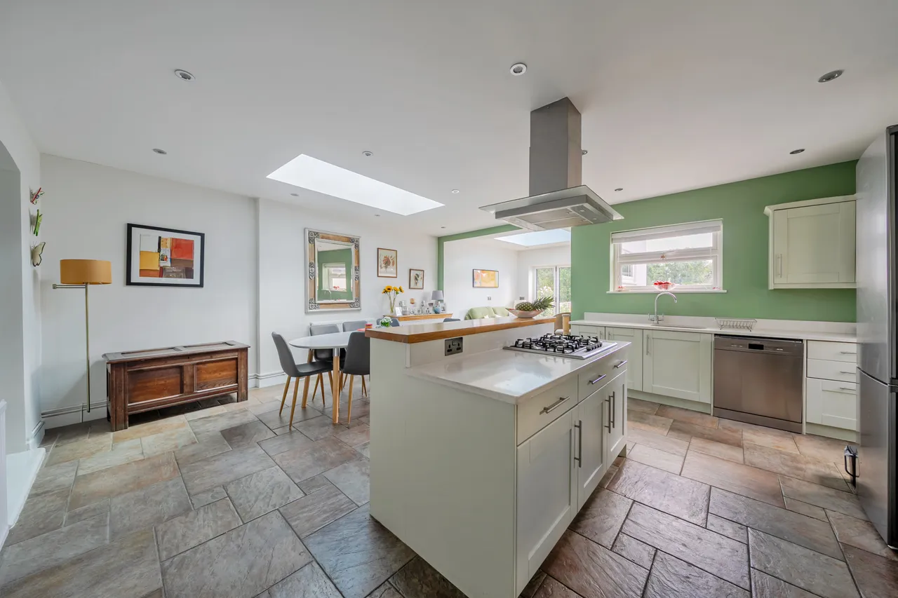 Ray Lea Road, Maidenhead, SL6, photo 2