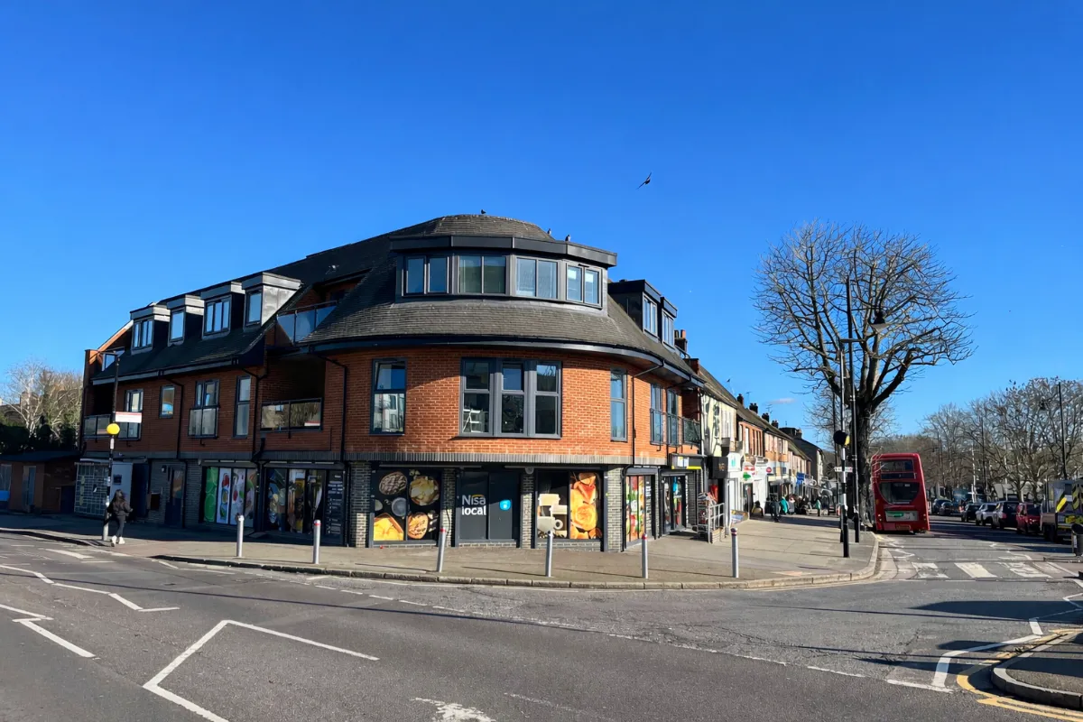 2 bed flat for sale — Herald Court, Harold Wood, Romford