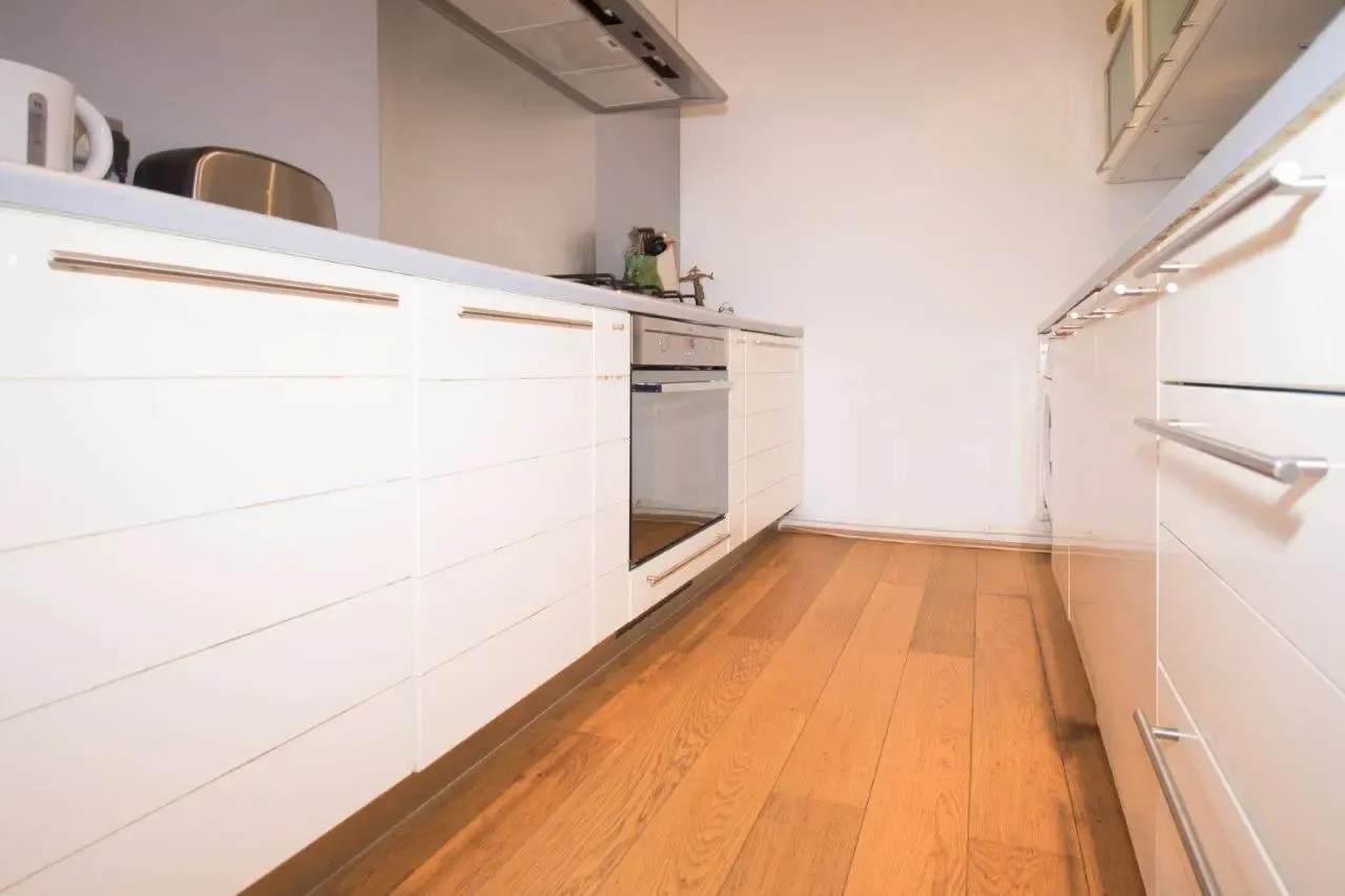 2 bed flat to rent, Fyfield Road, London, SW9