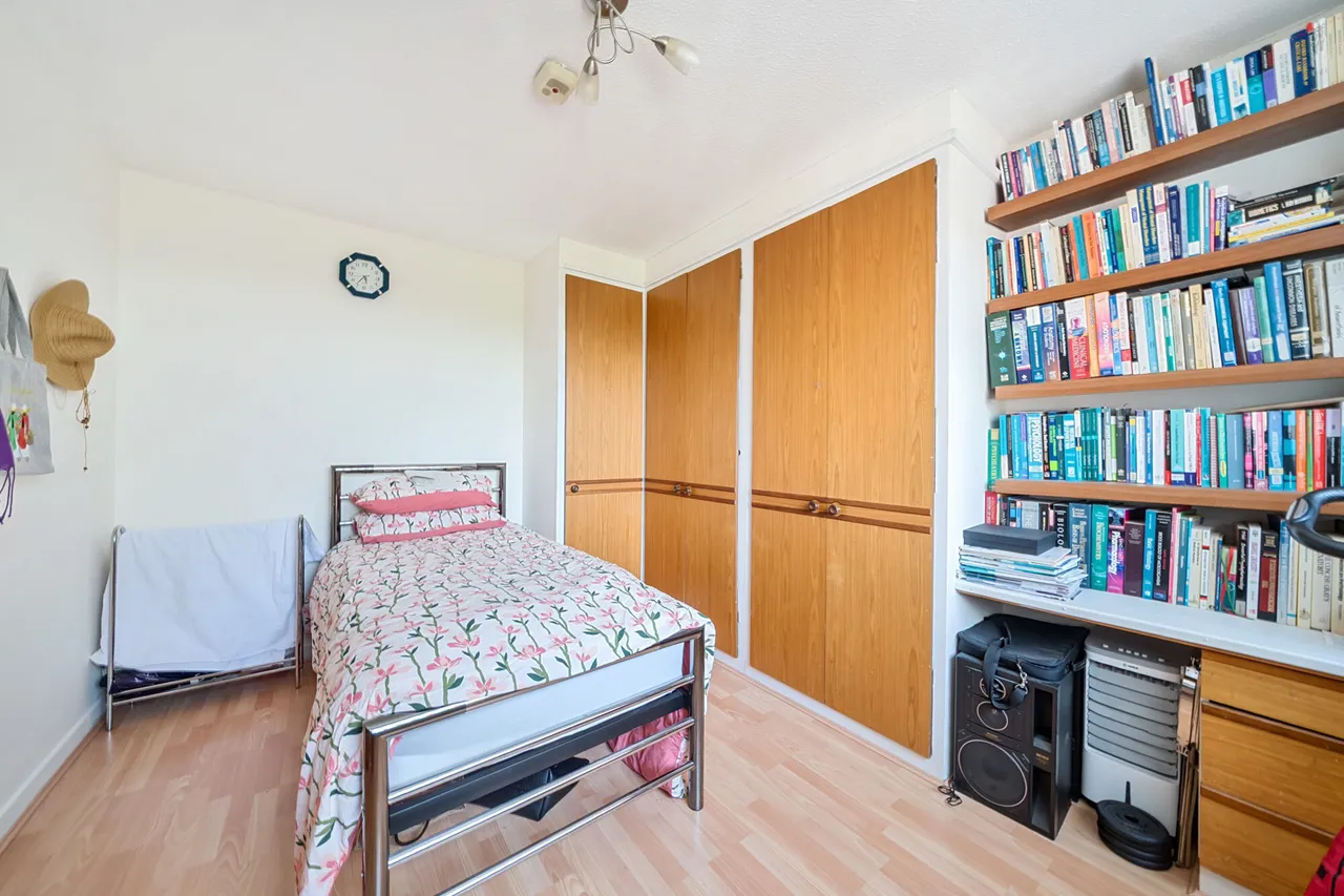 Hillside Road, Northwood, HA6, photo 15