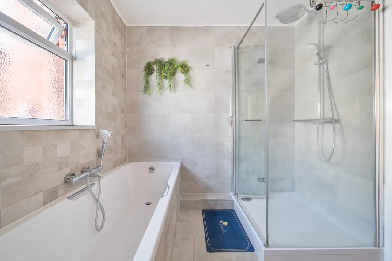 Hillside Road, Northwood, HA6, photo 9