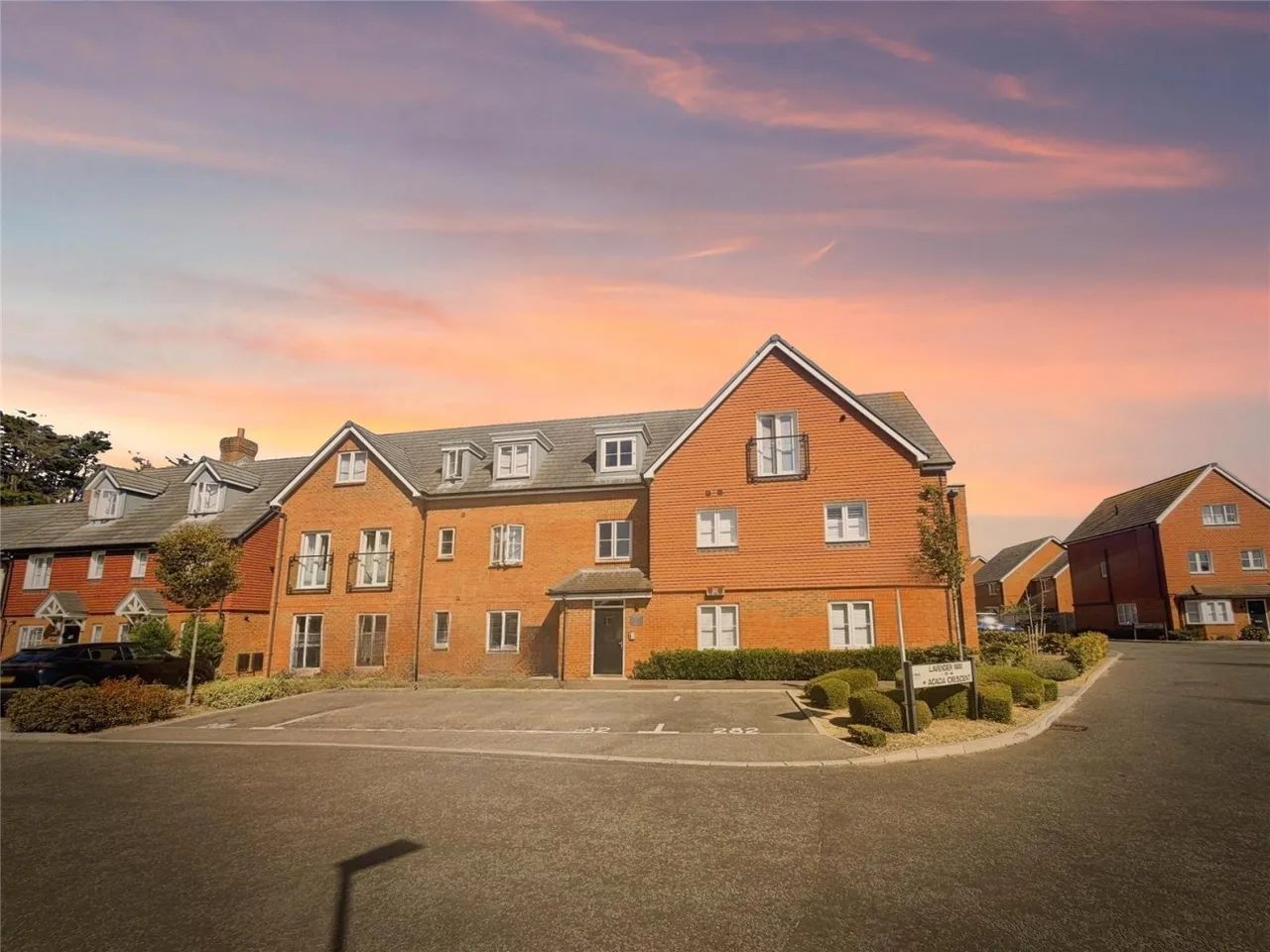 2 bed flat for sale, Angmering, BN16