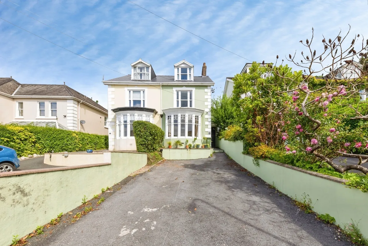 4 bed house for sale, Wellfield Road, Carmarthen, SA31