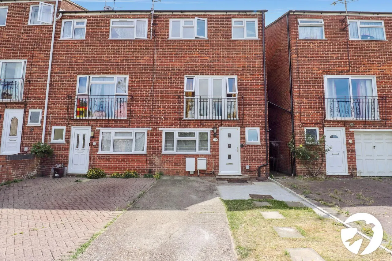 4 bed 4 bedroom property for sale, Regent Square, Belvedere, DA17