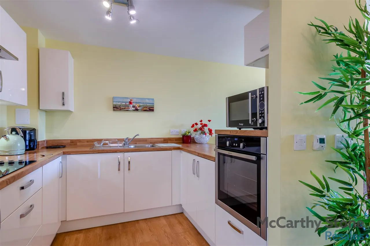 South Promenade, Lytham St. Annes, FY8, photo 12