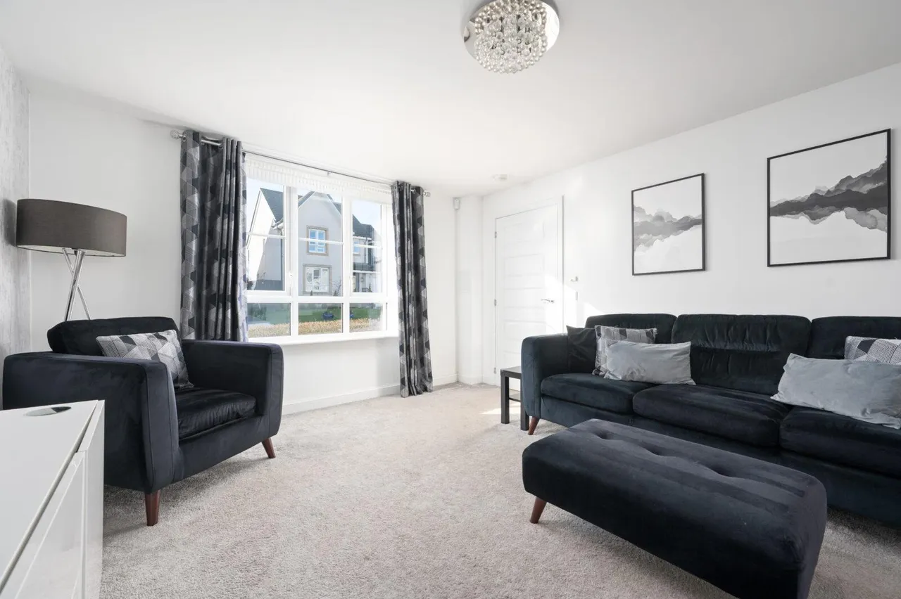 Balgownie Drive, Westerwood, Cumbernauld, G68 0FT, photo 8