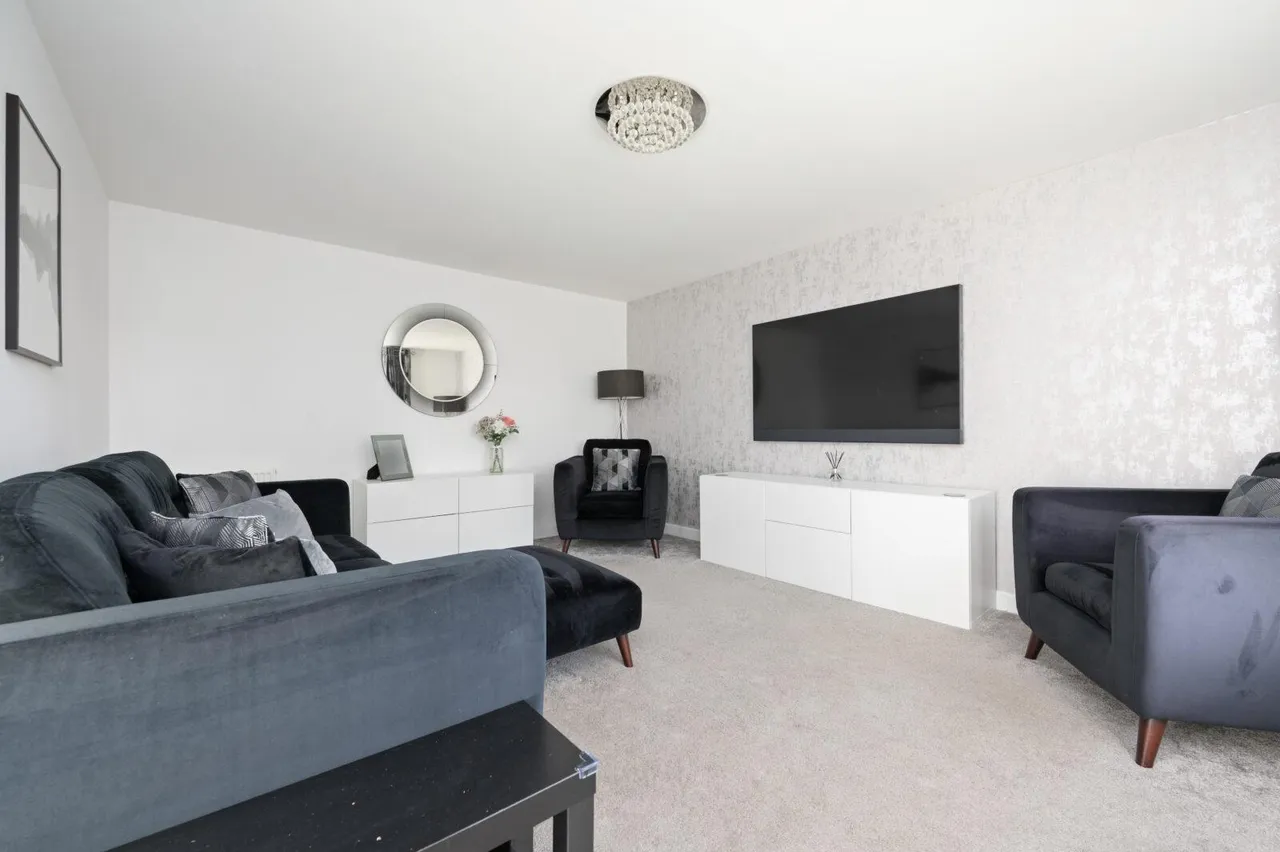 Balgownie Drive, Westerwood, Cumbernauld, G68 0FT, photo 5