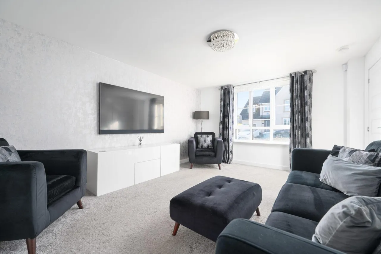 Balgownie Drive, Westerwood, Cumbernauld, G68 0FT, photo 7