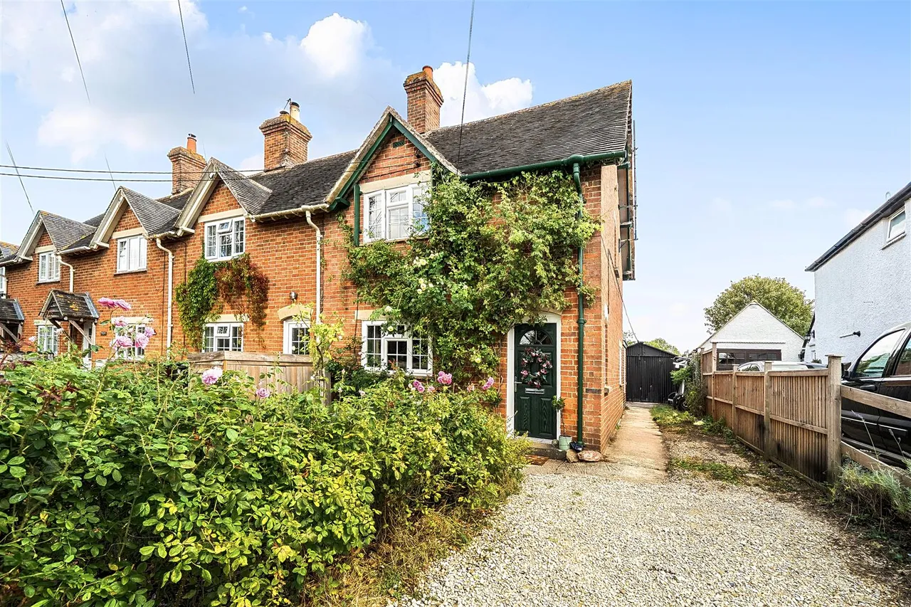 2 bed house for sale — 6 Watery Lane, Sparsholt, Wantage, OX12 9PP
