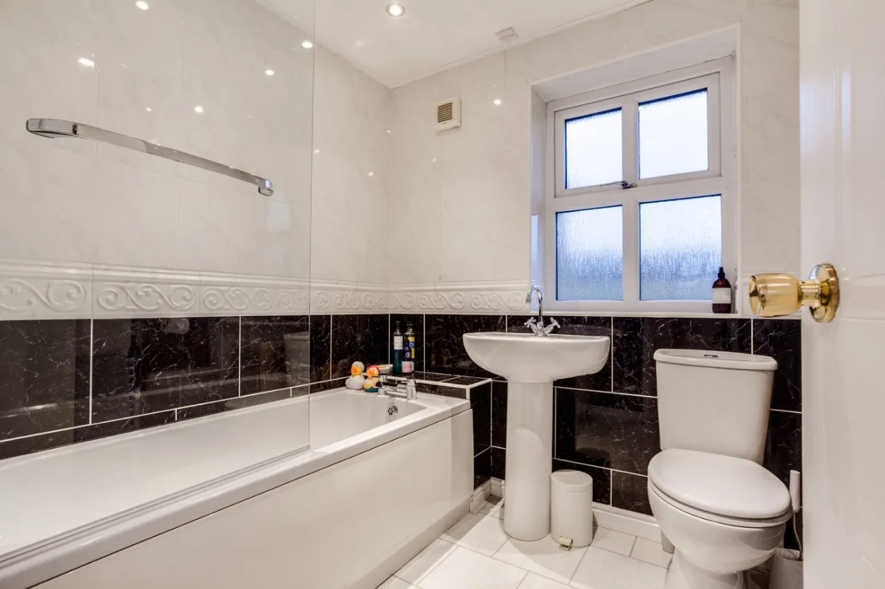 West End Drive, Cleckheaton, BD19, photo 16