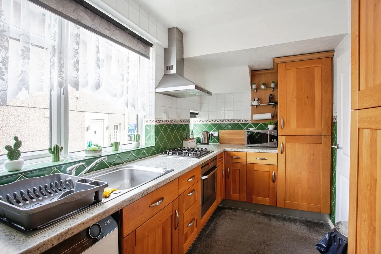 Knutton Crescent, Sheffield, S5, photo 3