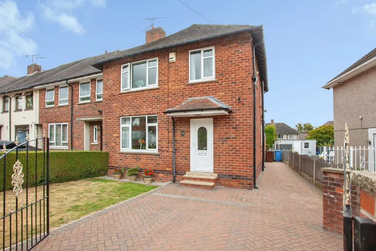 3 bed house for sale — Knutton Crescent, Sheffield, S5