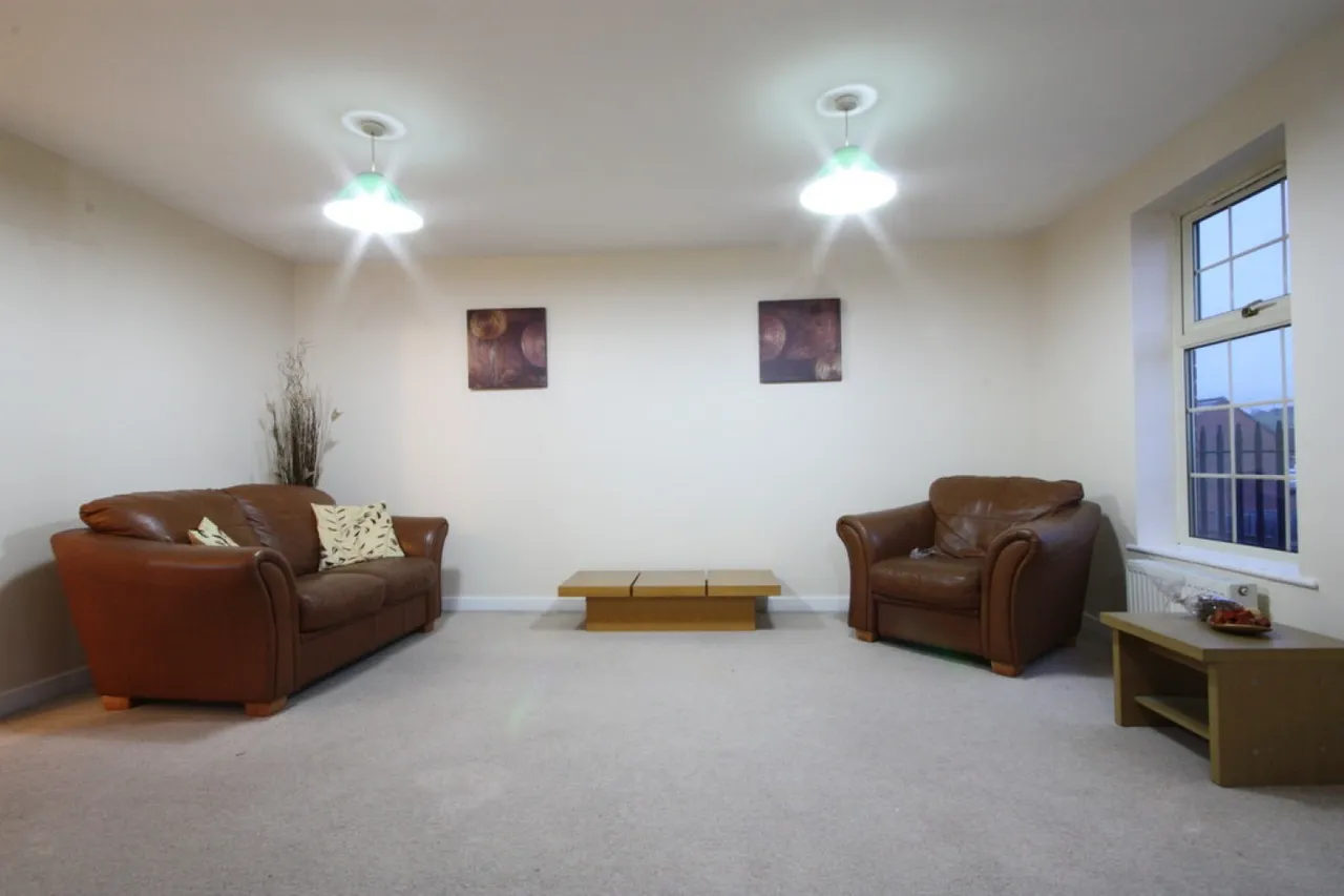 Vienna Court, Churwell, photo 4