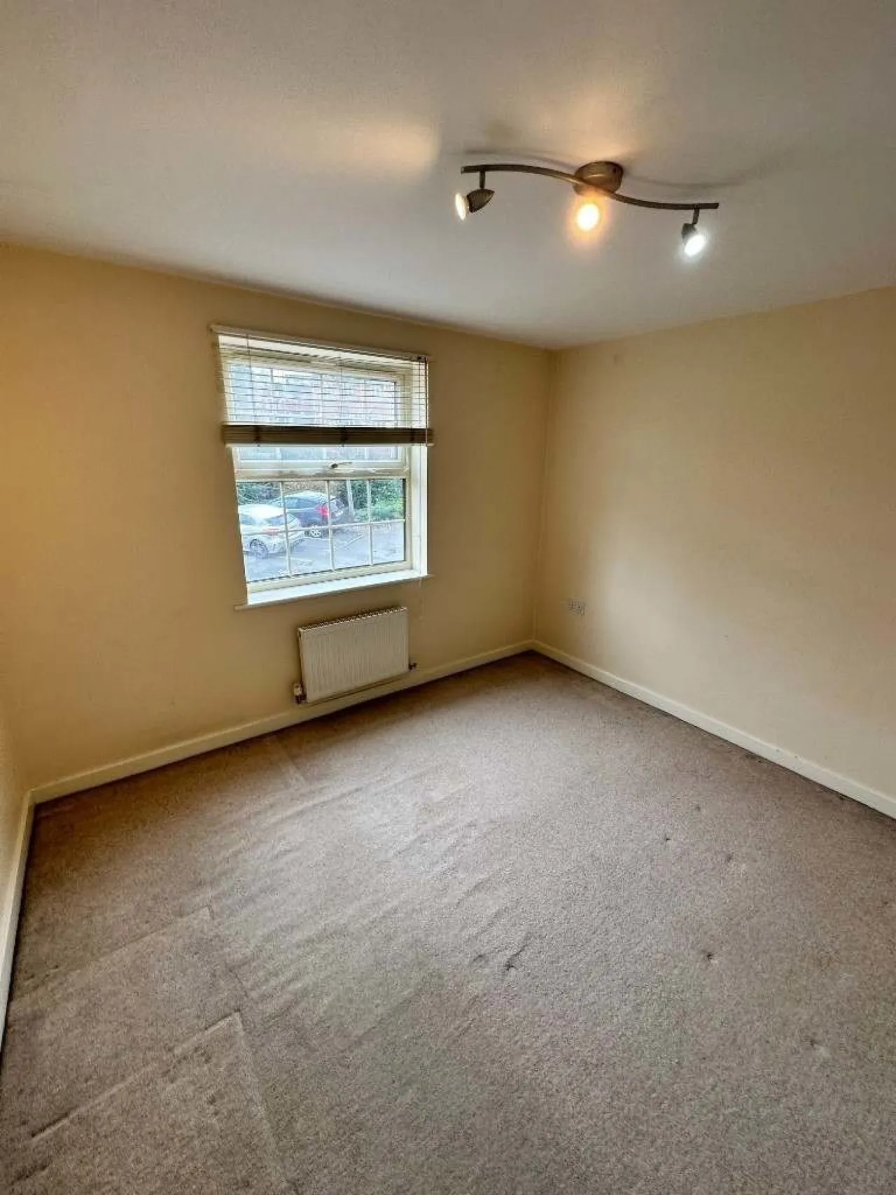 Vienna Court, Churwell, photo 5