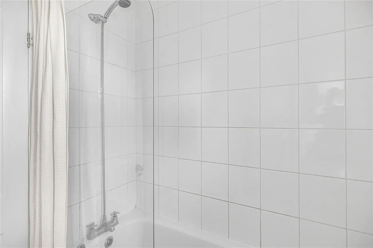 Sulivan Court, Broomhouse Lane, Fulham, London, SW6, photo 11