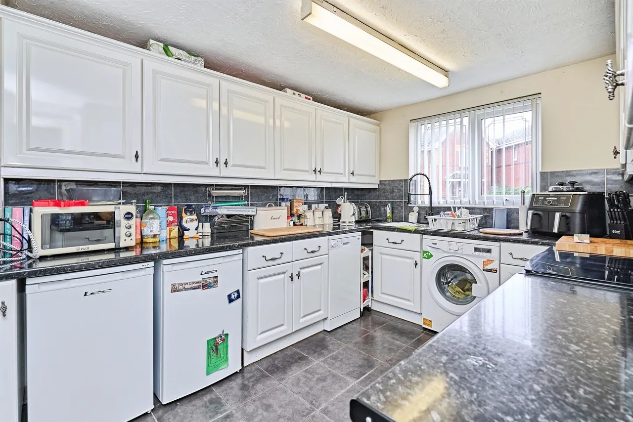 Kenilworth Crescent, Walsall, WS2, photo 3