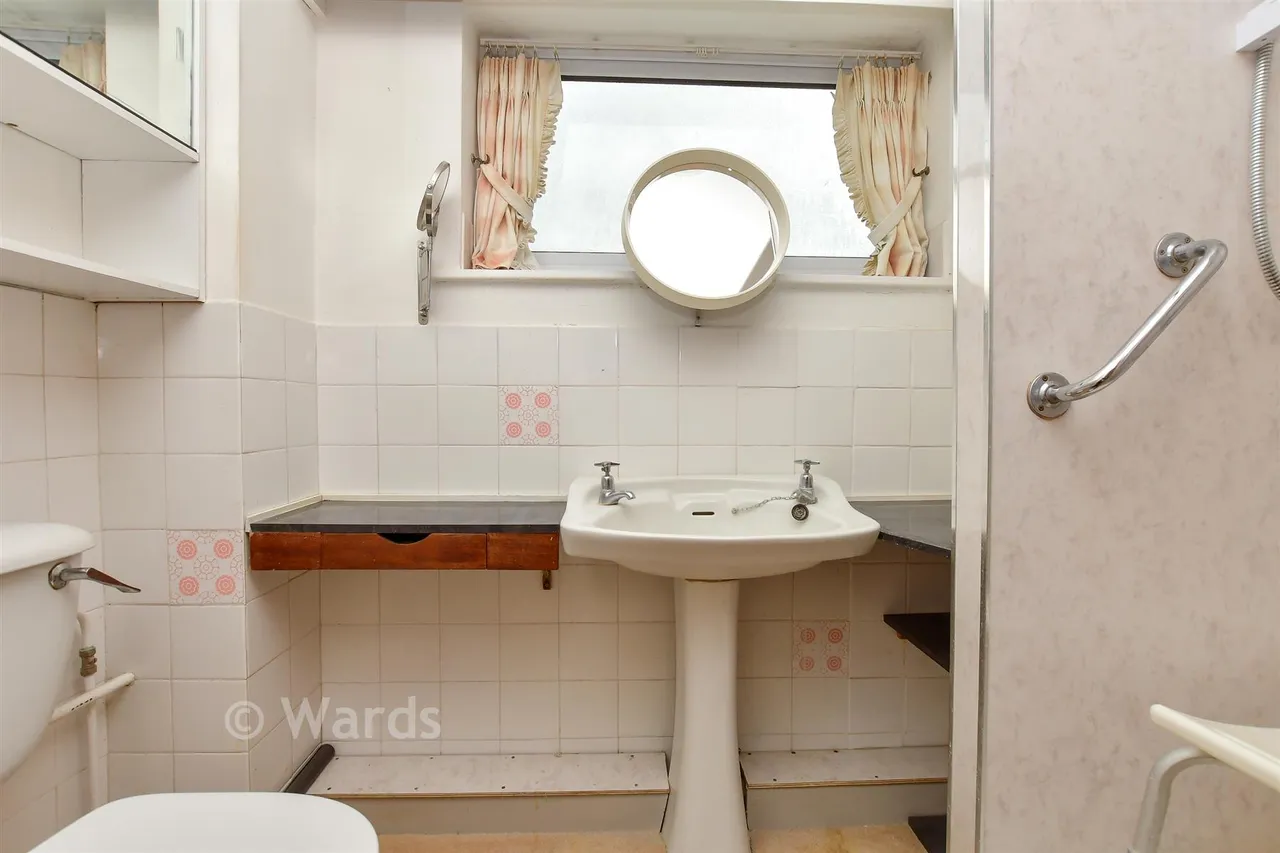 Hallwood Close, Rainham, ME8, photo 8