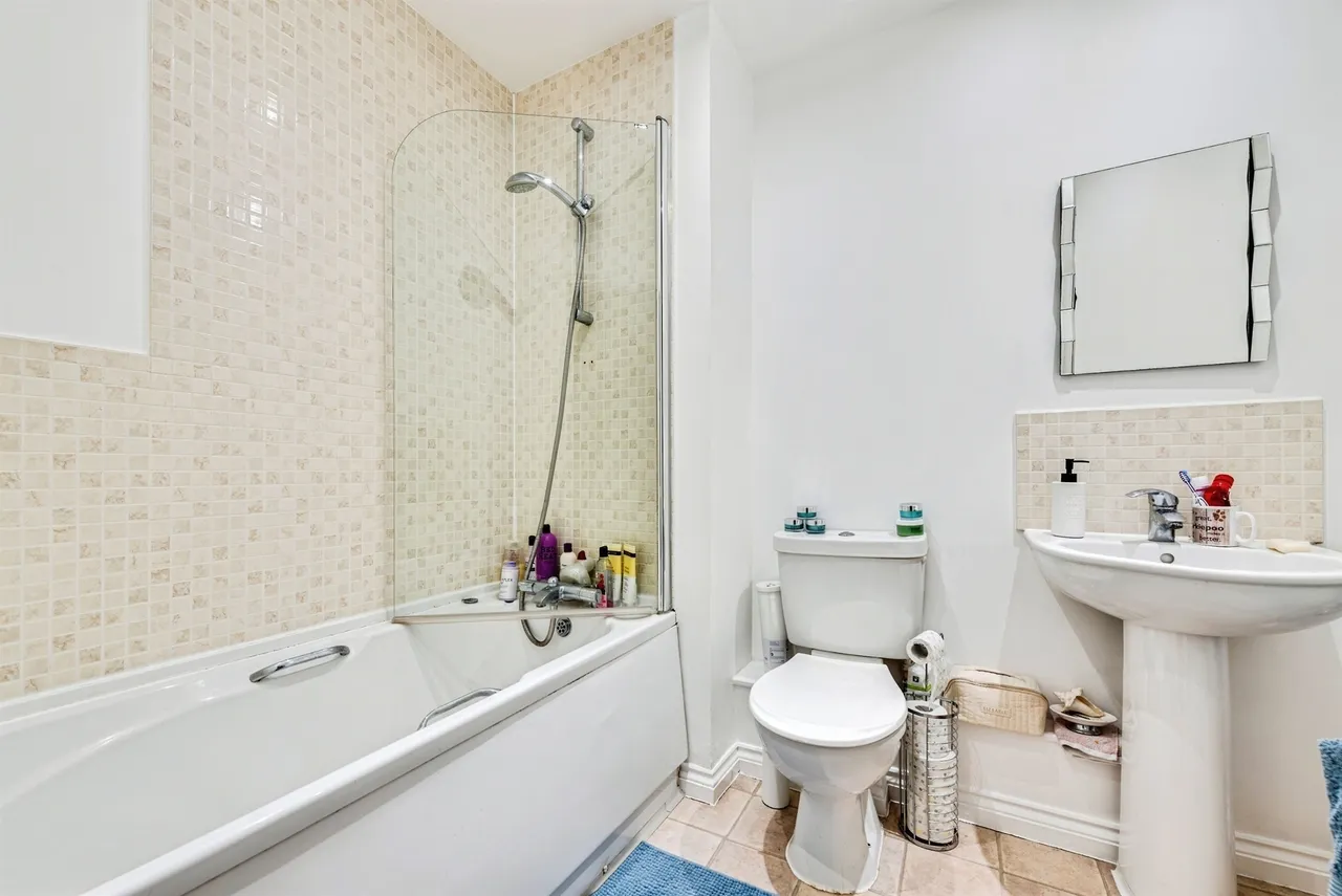 Piernik Close, Swindon, photo 6