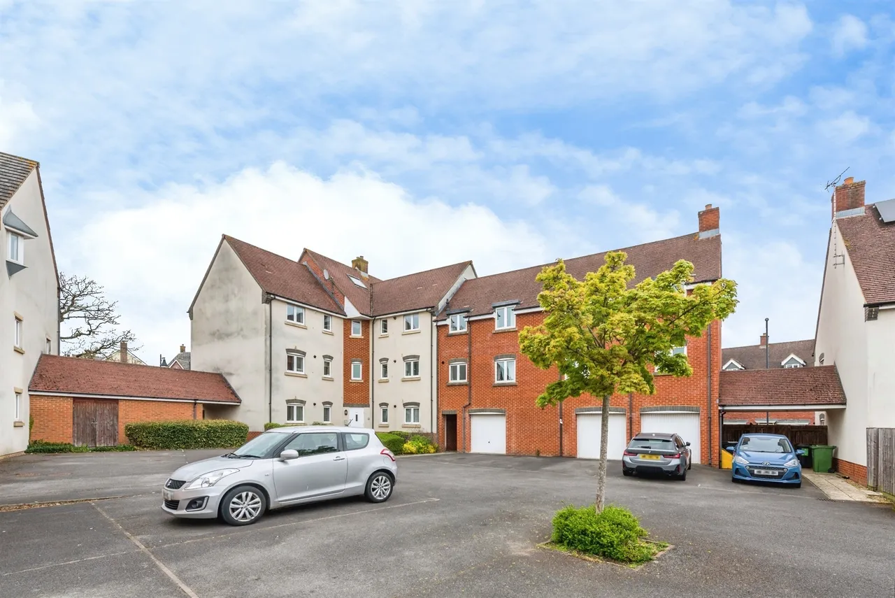 Piernik Close, Swindon, photo 7
