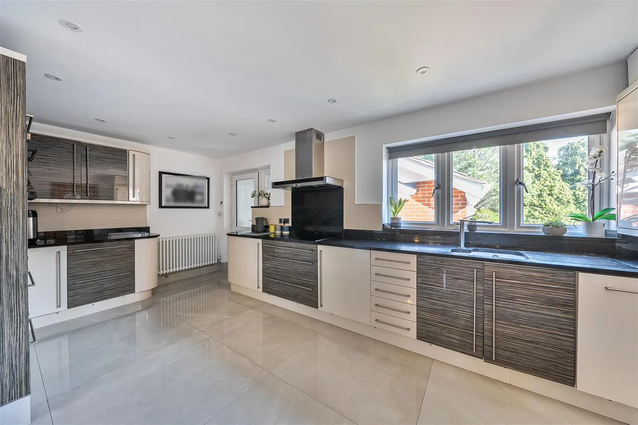 Glen Road, Sarisbury Green, photo 26
