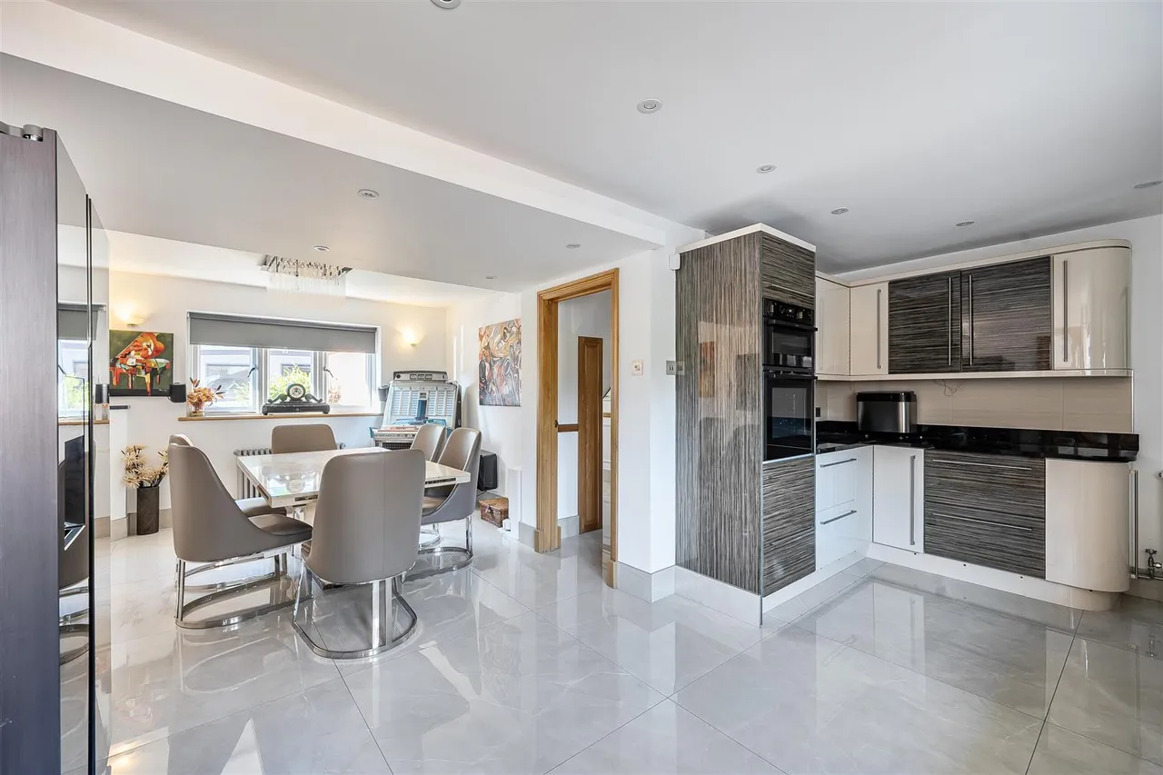 Glen Road, Sarisbury Green, photo 25