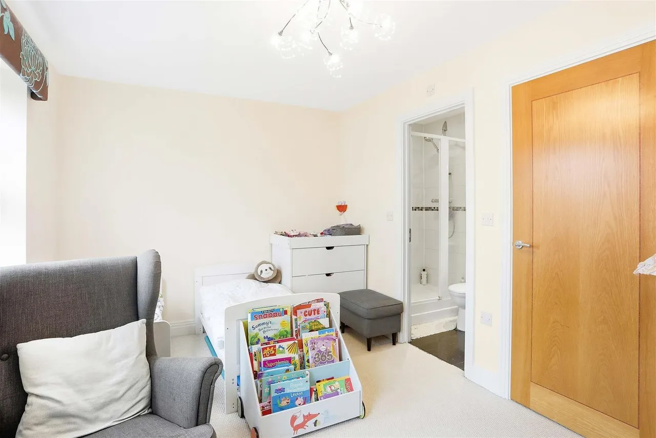 Langley Park Road, Sutton, Surrey, SM2 5HF, photo 17