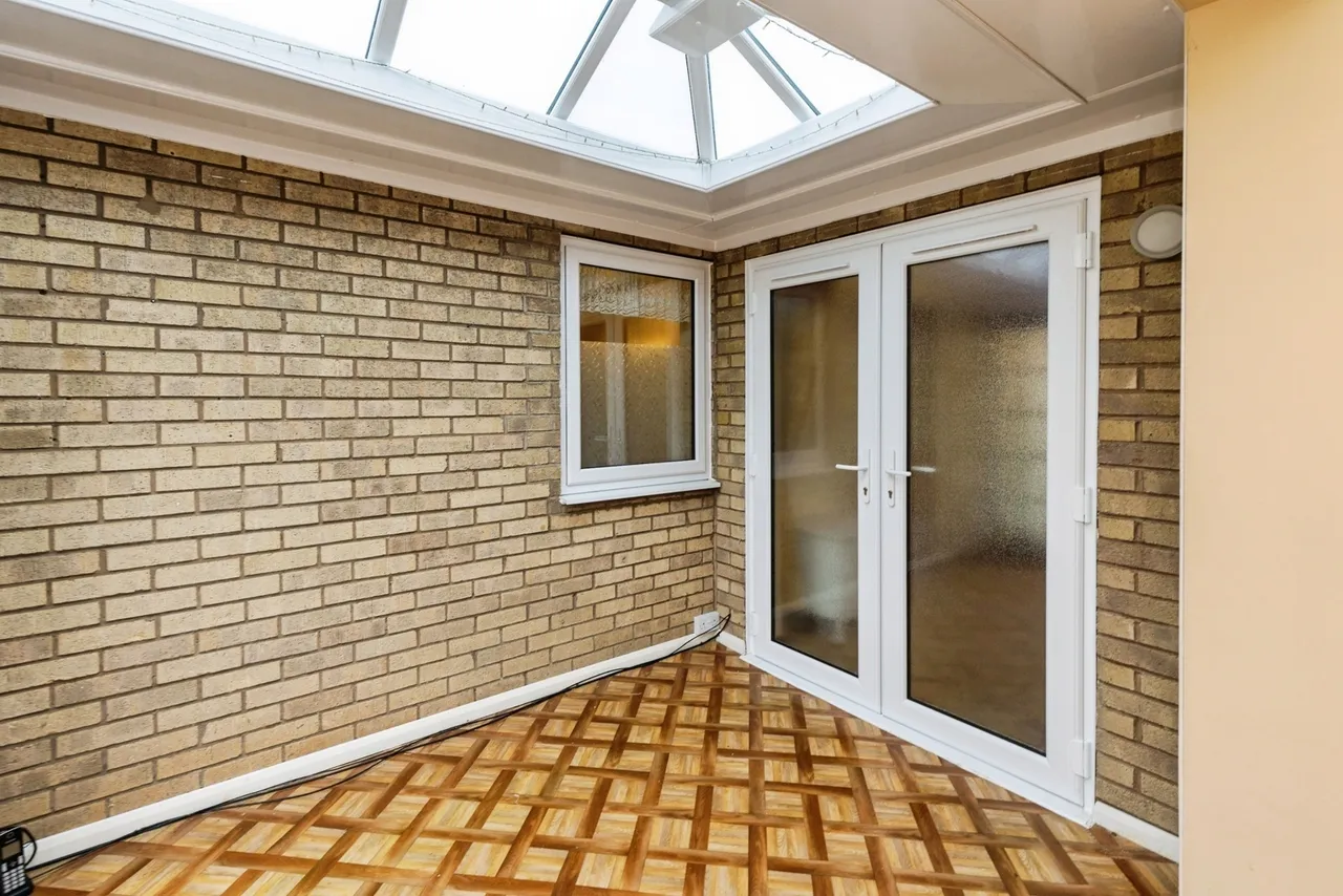 Fairoaks Crescent, Llay, LL12, photo 10