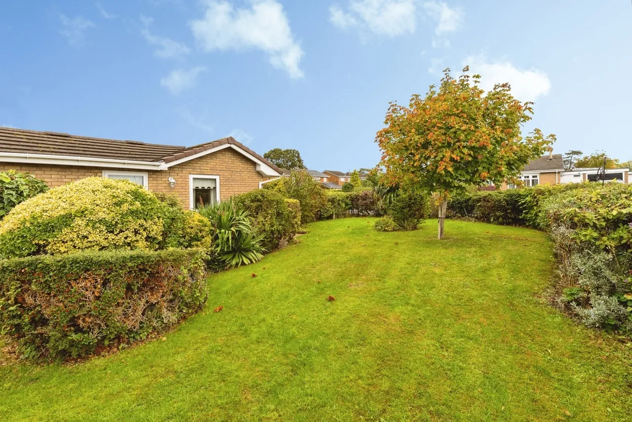 Fairoaks Crescent, Llay, LL12, photo 2