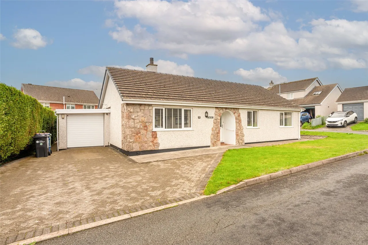 3 bed house for sale, Perth Y Paen, Llangefni